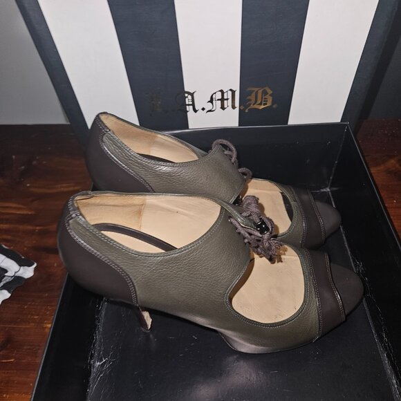 Shoes - Picture 5 of 7